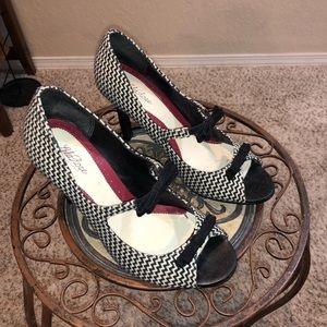 Like-new 3 inch heel